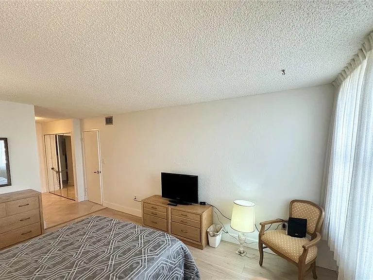 400 Island Way #206 — Photo 25