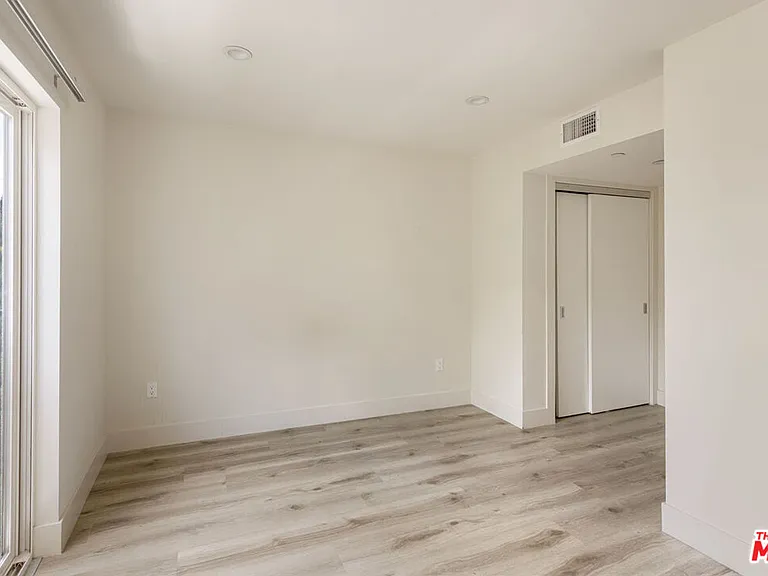 5456 1/2 Barton Ave — Photo 13