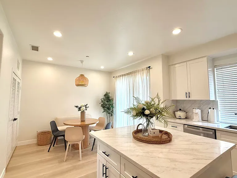 1681 Acacia St #B — Photo 7