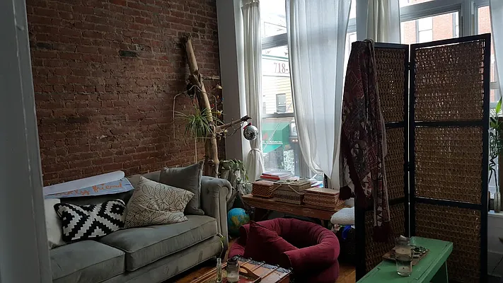 Rented by Capri Jet Realty Corp | media 26