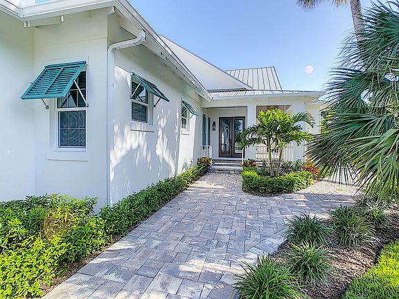 4th image of 11735 Brown Pelican Way