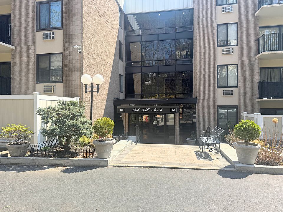 1st image of 128 Colonial Pkwy APT 3B