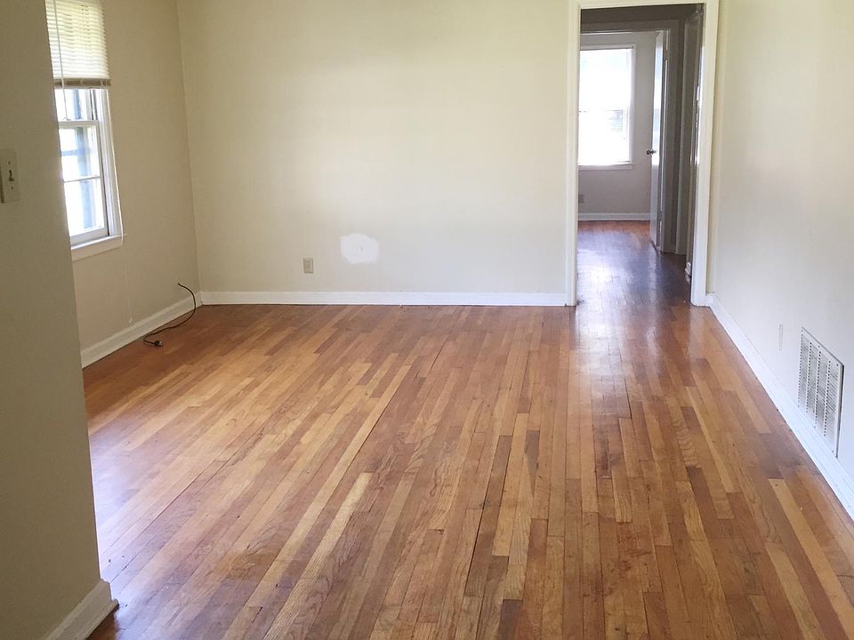 2nd image of 3978 Thomas Ave