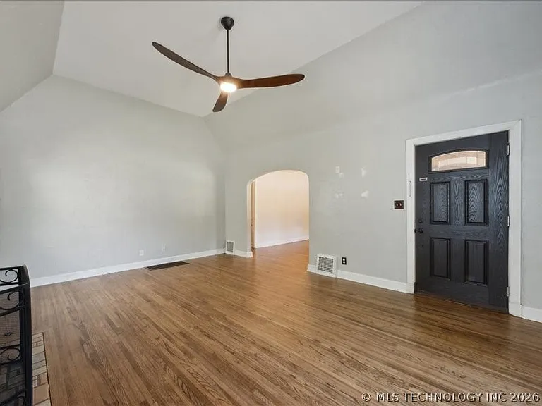 2704 E 13th St — Photo 4