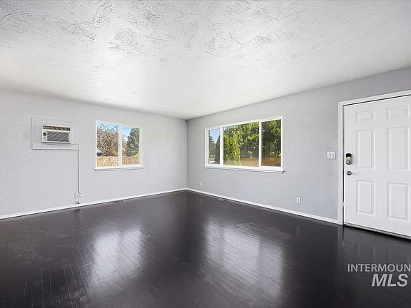 5th image of 915 Del Mar Dr