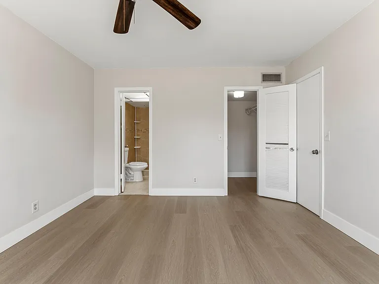 1638 Embassy Dr #208 — Photo 25