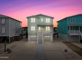 2724 W Pelican Dr, Oak Island, NC 28465