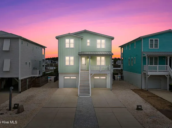 2724 W Pelican Drive, Oak Island, NC 28465