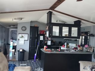 515 5th St, Carmi, IL 62821