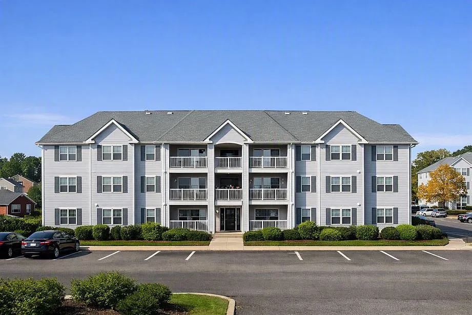107 Stratford Pl #107