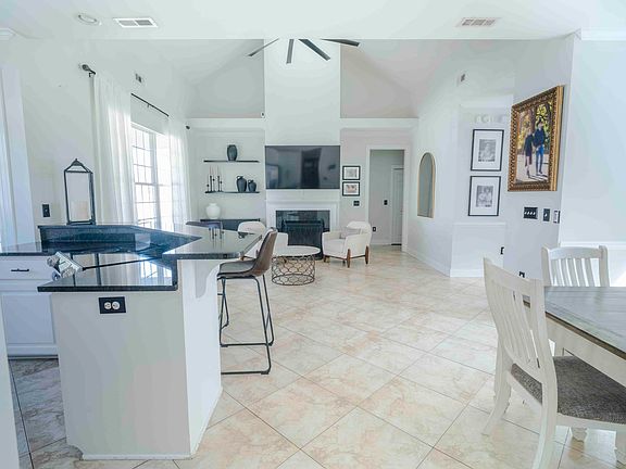 3rd image of 7809 Spring Creek Rd