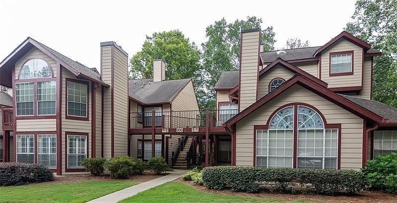 1st image of 209 Saint Andrews Ct