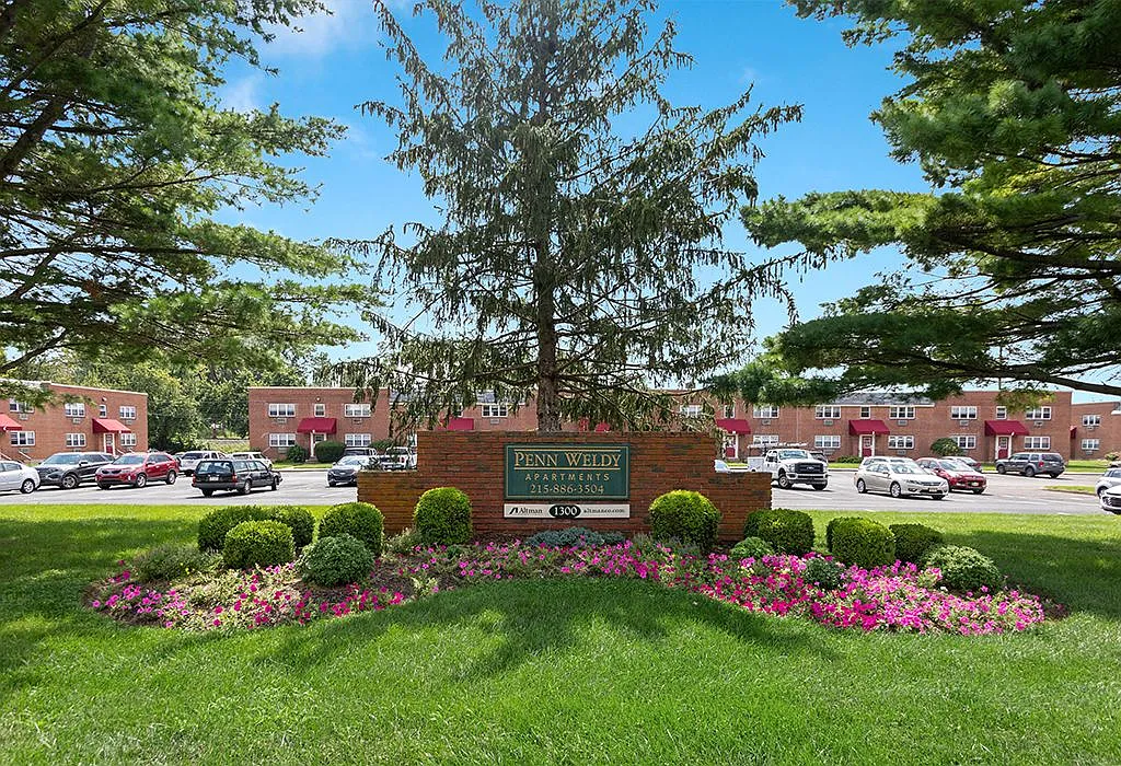 Penn-Weldy — Photo 1