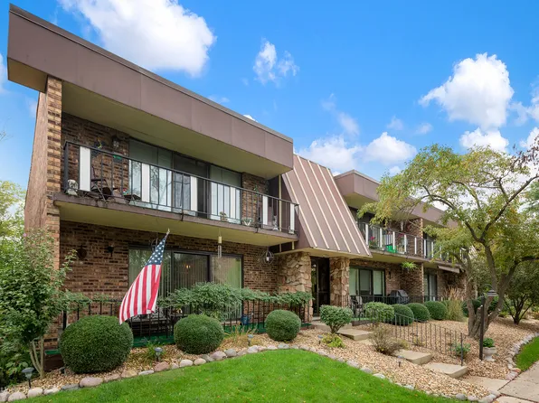 11128 Spathis Dr #1-1H, Palos Hills, IL 60465