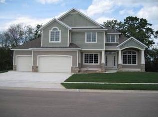 4041 Stone Point Dr NE, Rochester, MN 55906