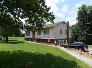 87 Goodspur Rd, Hillsville, VA 24343