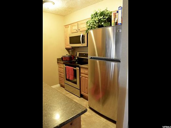 4th image of 1227 E Waterside Cv APT 31