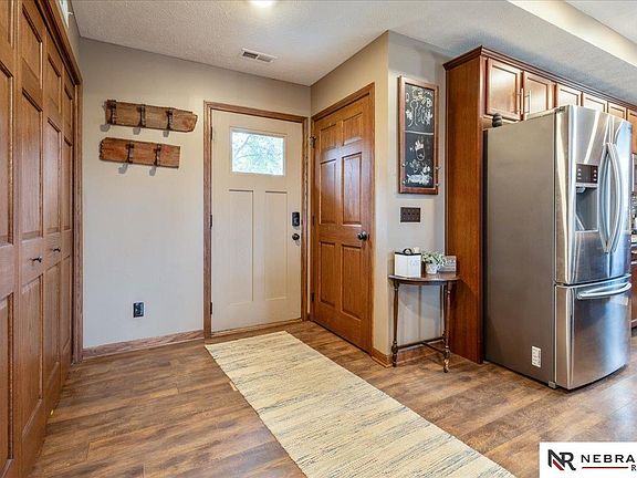 5th image of 722 Avenue E