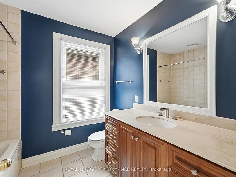 284 Crichton St — Photo 24
