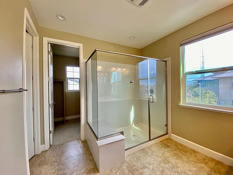 4138 Hydo Lake Way — Photo 3