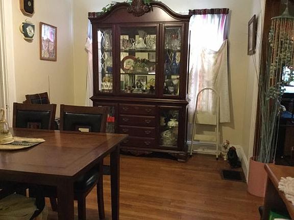 4th image of 1154 Moorland Ave