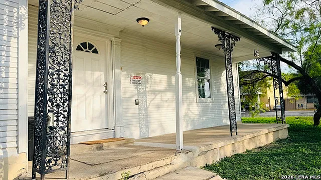 3 bed, 2.0 bath, 1270 sqft, $1,650 — Photo 2