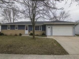 3916 Madeline Ln, Manitowoc, WI 54220