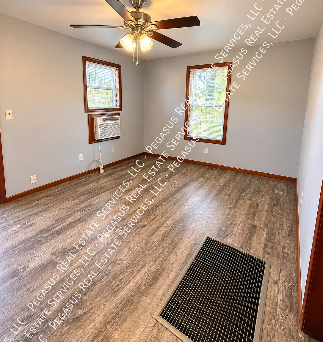 3057 Southern Ave — Photo 2