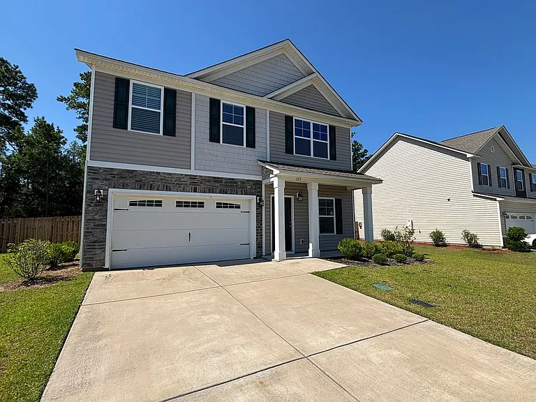 377 Baymont Dr — Photo 2