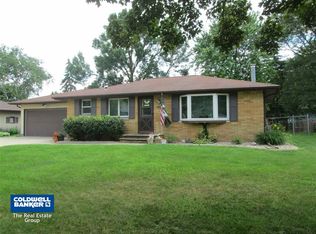 1097 Blue Ridge Dr, Green Bay, WI 54304