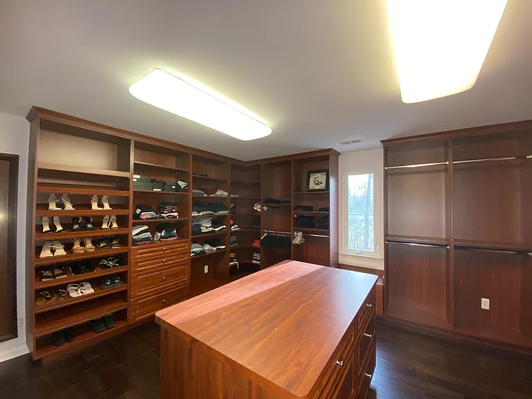 4077 Lincoln Dr — Photo 20