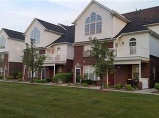 8483 Towne Center Cir N #1, Warren, MI 48093