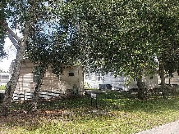 3rd image of 912 Savanna Dr