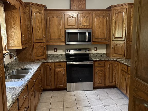 4th image of 1660 Adswood Rd
