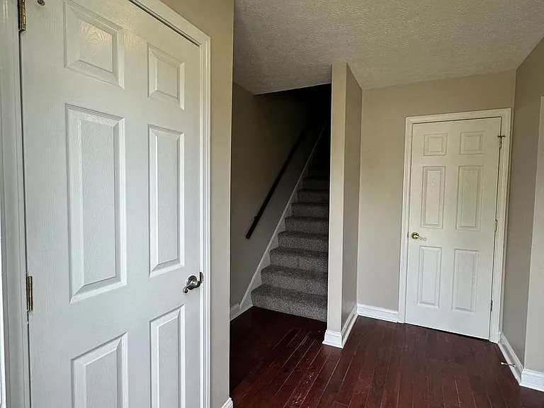 3929 Pinoak View Ct — Photo 3