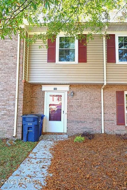 108 King George Ct #108