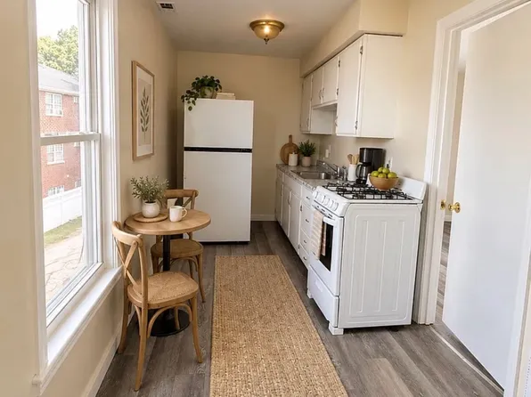20 Arlington St #3-C, Nashua, NH 03060