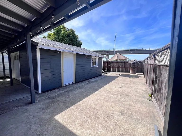 2355 Cherry St — Photo 47