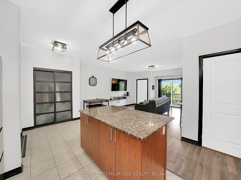 161 Wellington St E #204 — Photo 5