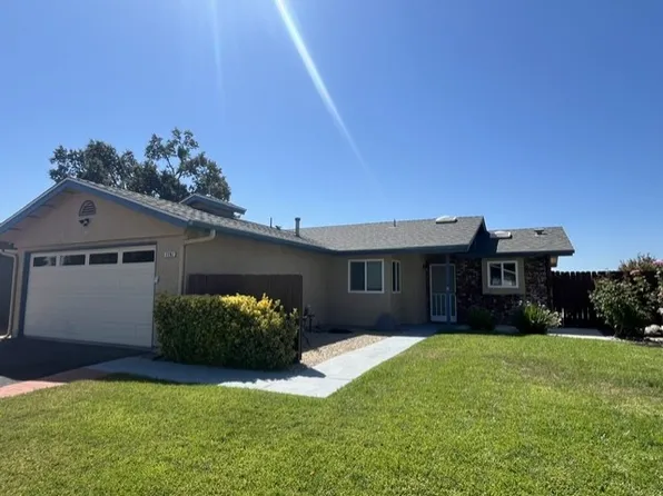 3293 Oak Knoll Dr, Paso Robles, CA 93446