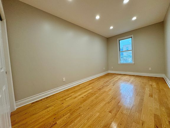 3rd image of 20-67 35th St #1