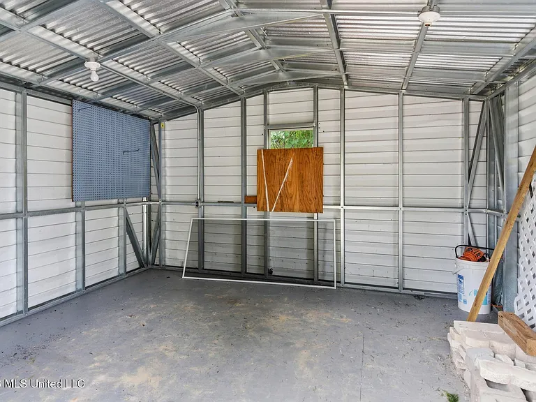 2387 Trafalgar Dr — Photo 25