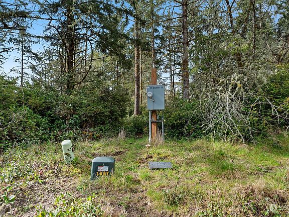 2nd image of 901 Discovery Avenue SE