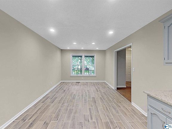 5th image of 125 Rachel Dr