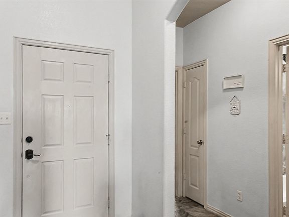 5th image of 720 Saddle Ridge Trl