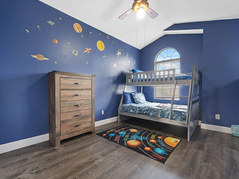 Riggs Cir — Photo 22