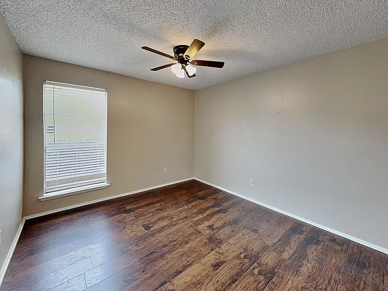 701 Admiralty Way — Photo 14