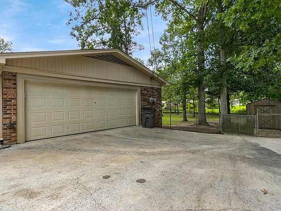 4th image of 206 Portsmouth Dr