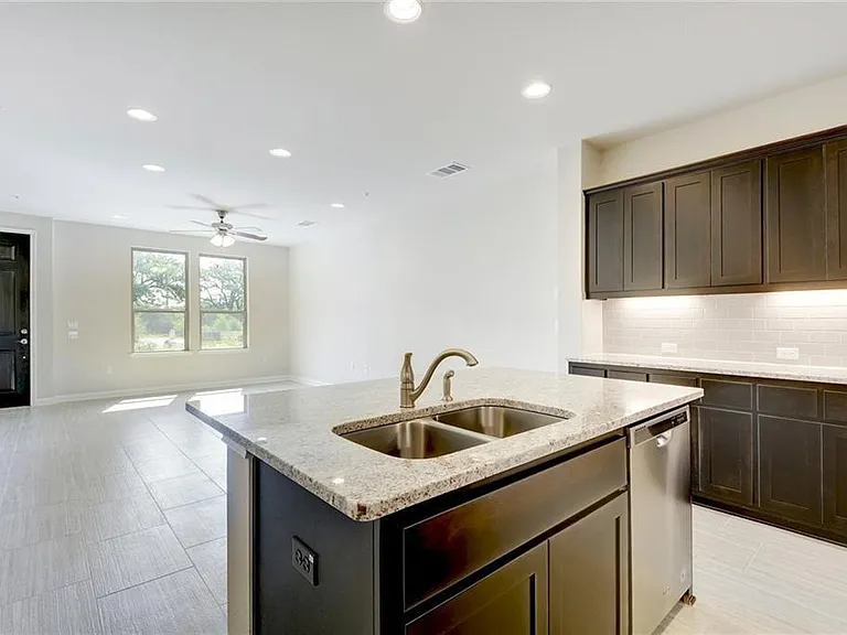 13800 Lyndhurst St #304 — Photo 14