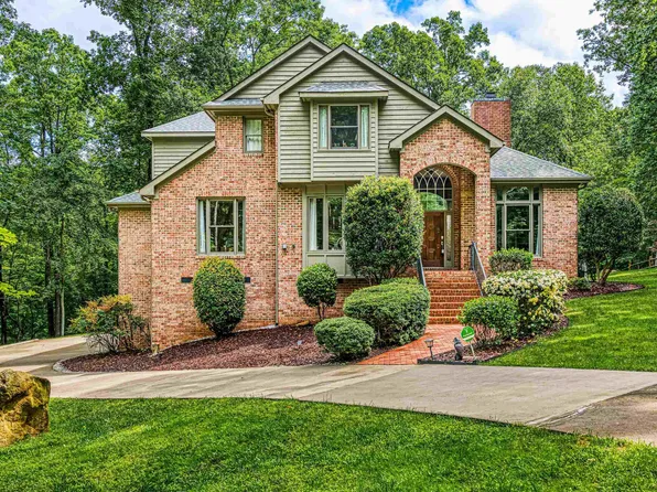 108 Umbrio Ln, Chapel Hill, NC 27514